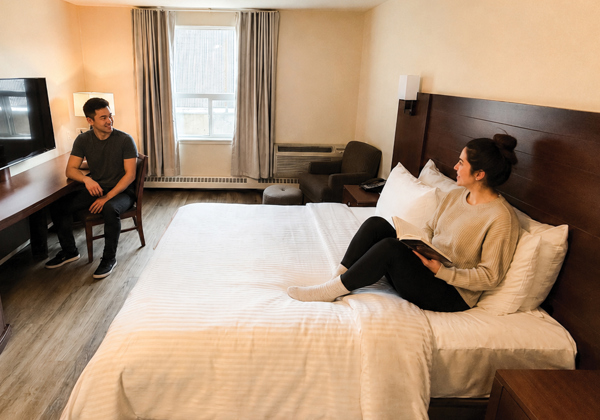 wem-inn-rooms-1king-couple.jpg