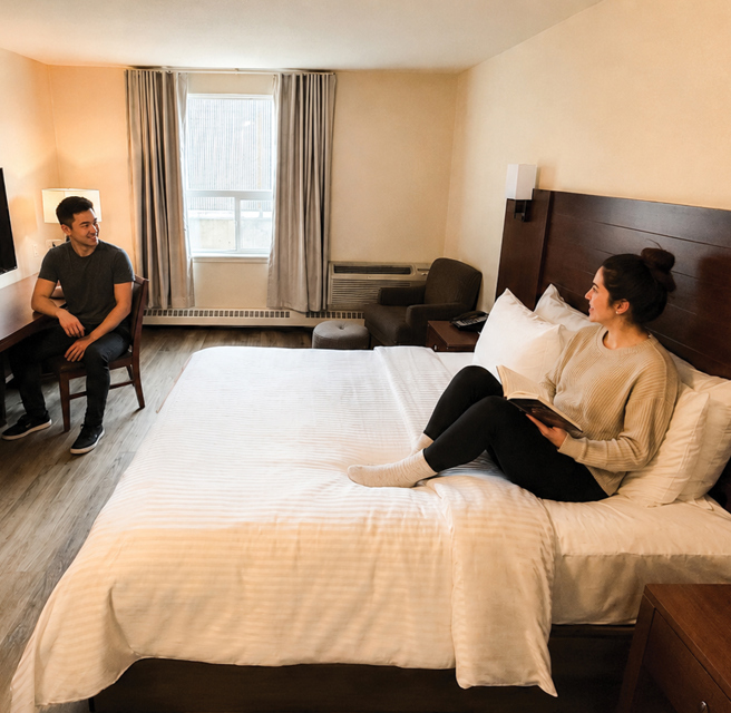 wem-inn-rooms-1king-couple.jpg