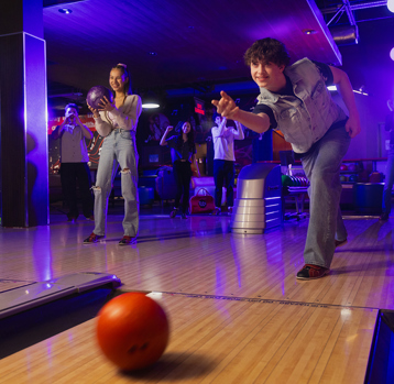 wem-eds-bowling-group.jpg
